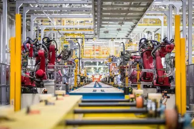 以电影之名，华晨中华V6与艺术同行，为情怀打CALL